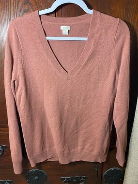 J. Crew 100% Cashmere Women's V-Neck Sweater in Rosewood Pink